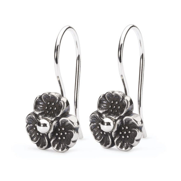 Ready to wear Earrings Collection – Trollbeads India